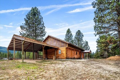 Welcome to Elk Creek Retreat- a beloved escape located moments - photo 3