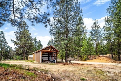 Welcome to Elk Creek Retreat- a beloved escape located moments - photo 5