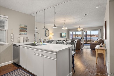 Enjoy lake life at its finest in this beautifully styled 3-bed - photo 6