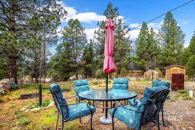 Welcome to Elk Creek Retreat- a beloved escape located moments - photo 6