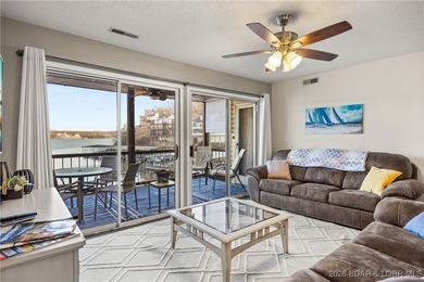 Enjoy lake life at its finest in this beautifully styled 3-bed - photo 7