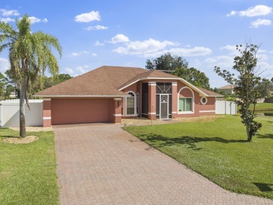 (private lake, pond, creek) Home For Sale in Vero Beach Florida