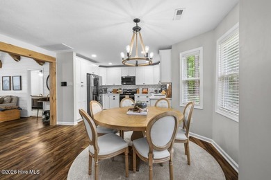 Beautifully updated and remodeled in 2021, this 3-bedroom - photo 8