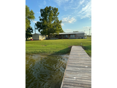Lake front 4 bed  2.5 bath - photo 10