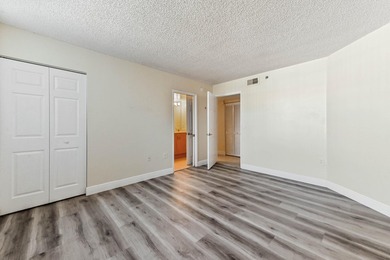Live in resort style amenities in this spacious, open floor plan - photo 13
