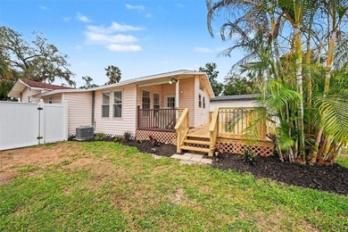 Charming 2-bedroom, 2-bath bungalow located in the heart of - photo 31