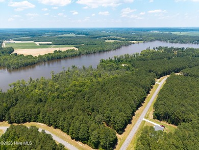 Welcome to your future home. This beautiful quiet waterside - photo 3