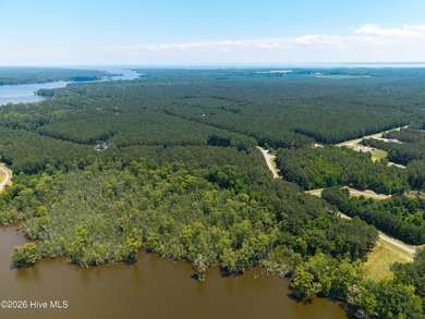 Welcome to your future home. This beautiful quiet waterside - photo 5