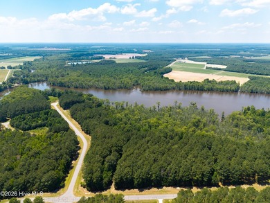 Welcome to your future home. This beautiful quiet waterside - photo 9