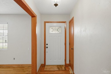 This beautiful 3 bedroom, 2 bathroom home offers a desirable - photo 6