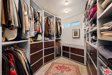 Set mid-block on one of LA's most coveted walk streets, 24 - photo 20