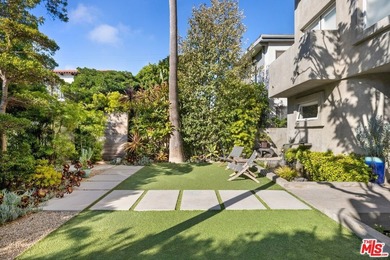 Set mid-block on one of LA's most coveted walk streets, 24 - photo 25