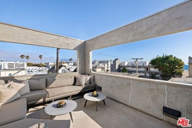 Set mid-block on one of LA's most coveted walk streets, 24 - photo 27