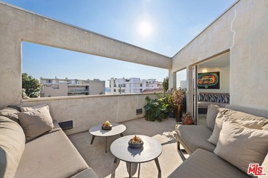 Set mid-block on one of LA's most coveted walk streets, 24 - photo 28