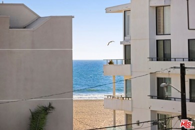 Set mid-block on one of LA's most coveted walk streets, 24 - photo 30
