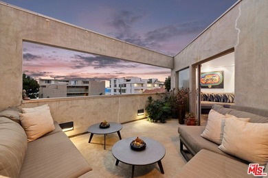 Set mid-block on one of LA's most coveted walk streets, 24 - photo 32