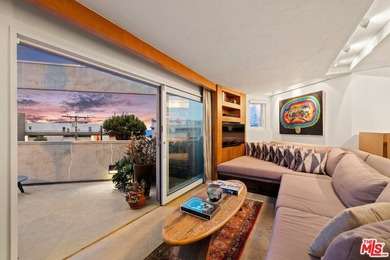 Set mid-block on one of LA's most coveted walk streets, 24 - photo 33