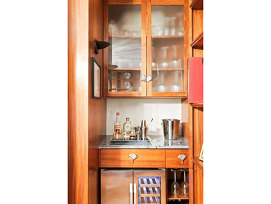 There are renovated residences, and then there are residences - photo 5