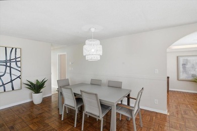 Experience year-round tropical oasis in this 1860-square-foot - photo 11
