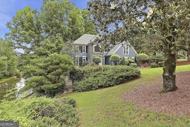 Unquestionably one of the most beautiful and elegant lake-front - photo 2