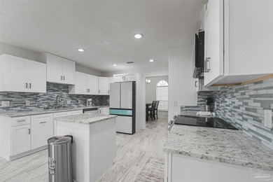 *****OPEN HOUSE 12-2*****. Solid brick construction, 4 bedrooms - photo 3
