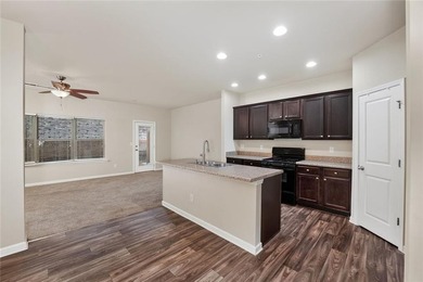 Welcome home to this move-in ready 3 bedroom, 2.5 bath townhouse - photo 6