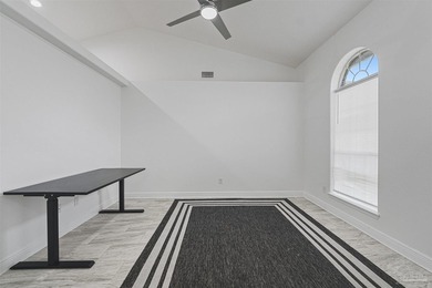 *****OPEN HOUSE 12-2*****. Solid brick construction, 4 bedrooms - photo 8