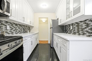 Discover a rare junior 4 converted into a 2-bedroom apartment - photo 18