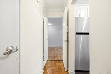 Discover a rare junior 4 converted into a 2-bedroom apartment - photo 20