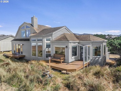 Oceanfront Contemporary in Salishan with Panoramic Views to die - photo 5