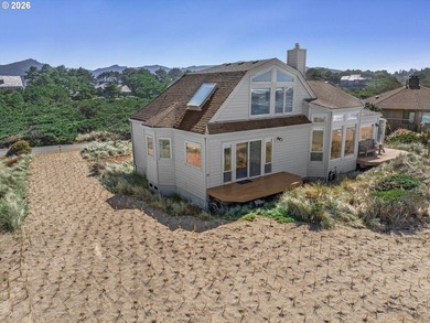 Oceanfront Contemporary in Salishan with Panoramic Views to die - photo 6