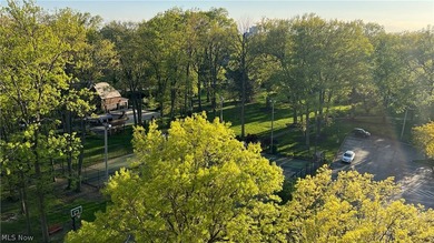 The Meridian, located on the south shore of Lake Erie, offers - photo 3