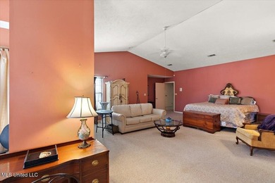 The ultimate space for hosting gatherings or relaxing in style - photo 12