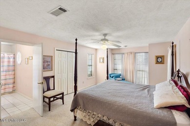 The ultimate space for hosting gatherings or relaxing in style - photo 18