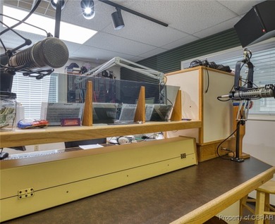 For Sale: High-Potential B-1 Zoned Commercial Building:This