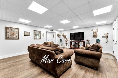 Turnkey Ozarks Estate is just minutes from the Lakes! This - photo 53