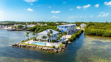 Welcome to ''The Lookout', a premiere four-bedroom oceanfront - photo 22