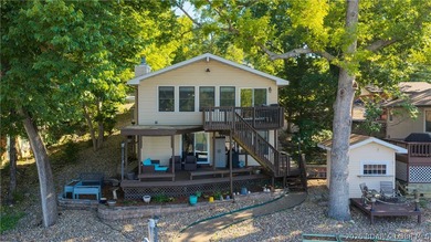 Lakefront living with a gentle walk to the water, deep water - photo 32