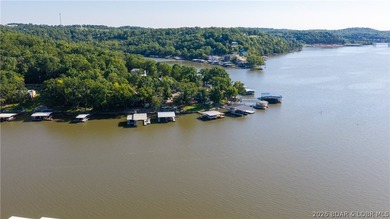 Lakefront living with a gentle walk to the water, deep water - photo 35