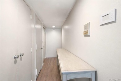 Welcome to this beautifully maintained 2-bedroom, 1.5-bath condo - photo 9