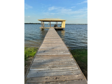 Lake front 4 bed  2.5 bath - photo 6
