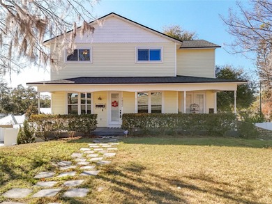 Lake Minnehaha Home For Sale in Clermont Florida