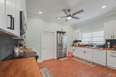 Welcome to 1101 E Baars St, a stunning fully renovated 3 bedroom - photo 4