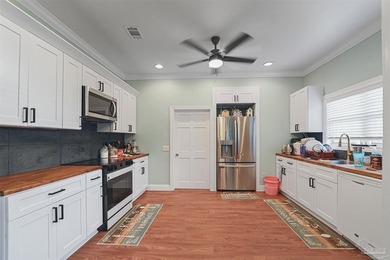 Welcome to 1101 E Baars St, a stunning fully renovated 3 bedroom - photo 5
