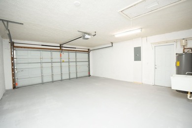 Move-in ready 3-bedroom, 2-bathroom home offering comfort - photo 27