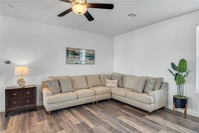 Prime commercial real estate located in the heart of Port - photo 33