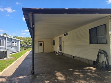 Waterfront living in Silver Dollar Golf and Trap Club, an - photo 4
