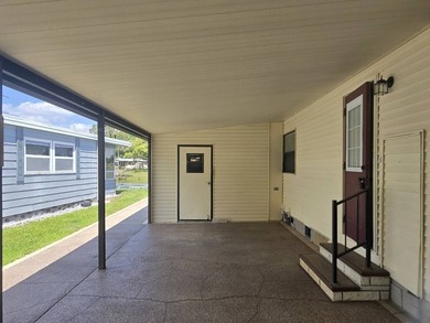 Waterfront living in Silver Dollar Golf and Trap Club, an - photo 7