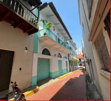 Located on Calle Boquete, Casa del Baile features a 328 m2 lot - photo 1