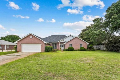 Welcome to this immaculate, custom-built, home located in the - photo 6